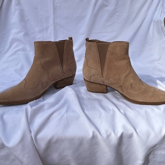 Nine West bootie, size 6.5 - Picture 4 of 7